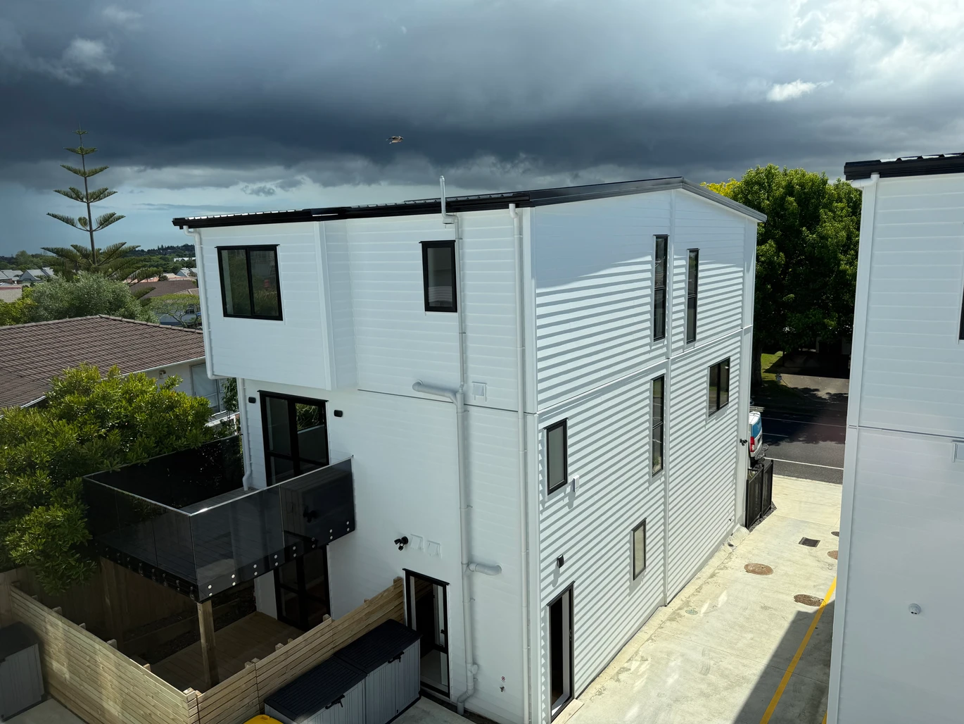 Freehold smart layout 2 beds 2.5 baths home, ground floor versatile room with 1 bath, Walk to Highland Park Shopping Centre, Zoned for Howick Primary, Howick Intermediate, and Pakuranga College, 7/24 (Lot 4) Aberfeldy Avenue, Highland Park, Auckland