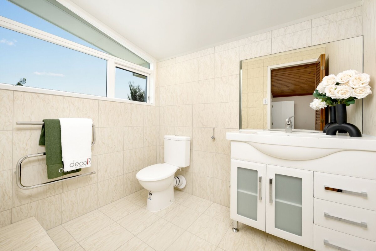 Owner’s circumstances changes, 200m2 Fully renovated and transformed 5 beds 3 baths house with double garage on 782m2 section, with 2 beds 1 bath 1 living space separate income wing, close to schools, Pak’nSave, Countdown, Mitre 10, West City Mall, and Northwest Shopping Centre, 2 Coburg Street, Henderson, Auckland