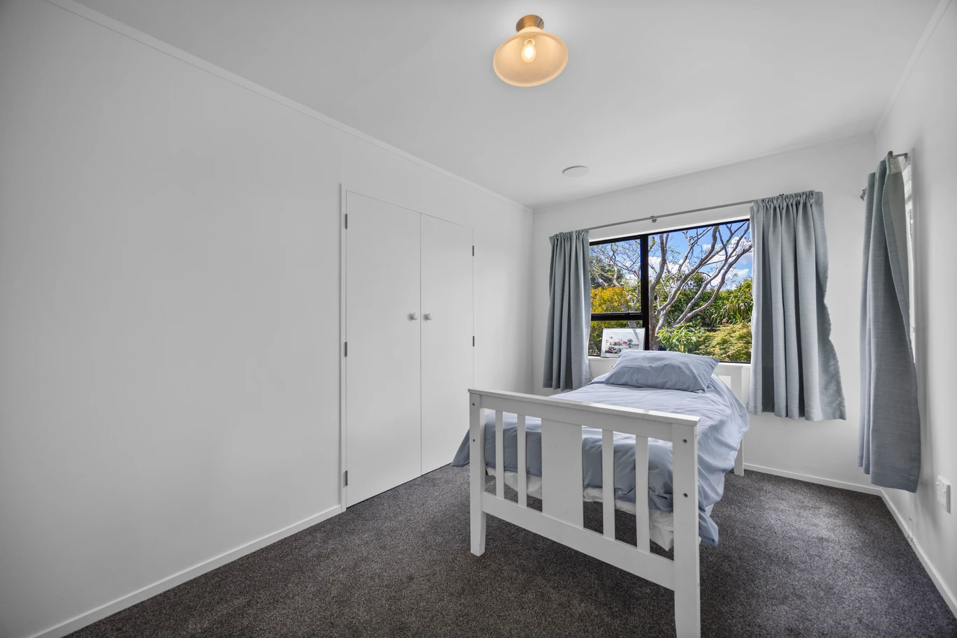 Freshly refurbished 4 beds 1 bath lifestyle house on 1.4ha section, near Karioitahi Beach and Clarks Beach, with beaches just minutes away, 20 Waipipi Wharf Road, Waiuku, Auckland