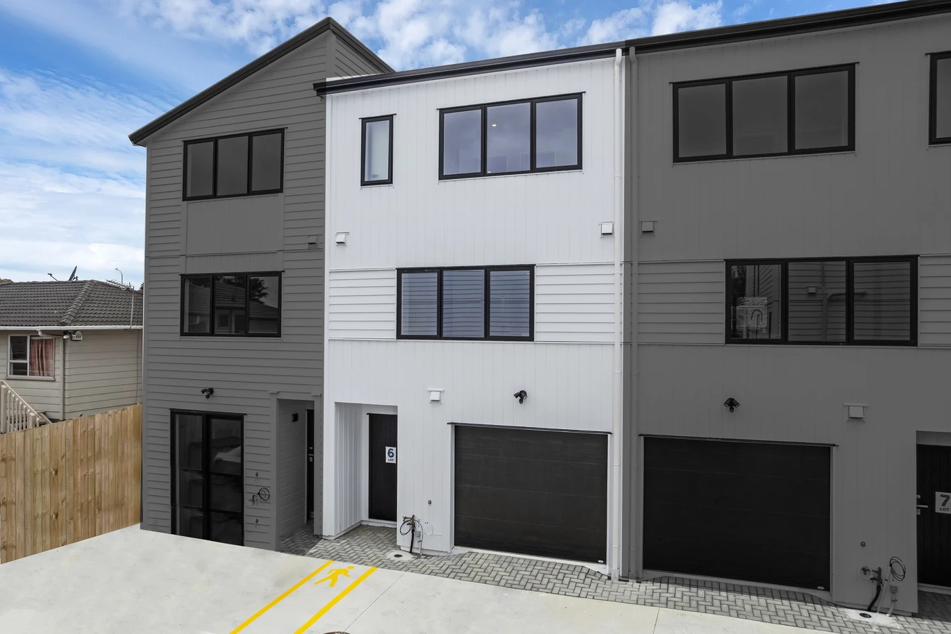 Brandnew freehold 3 beds 3.5 baths home with 3 ensuites and garage, walks to Highland Park Shopping Centre,, zoned for Howick Primary, Howick Intermediate, and Pakuranga College, 4/24 (Lot 6) Aberfeldy Avenue , Highland Park, Auckland
