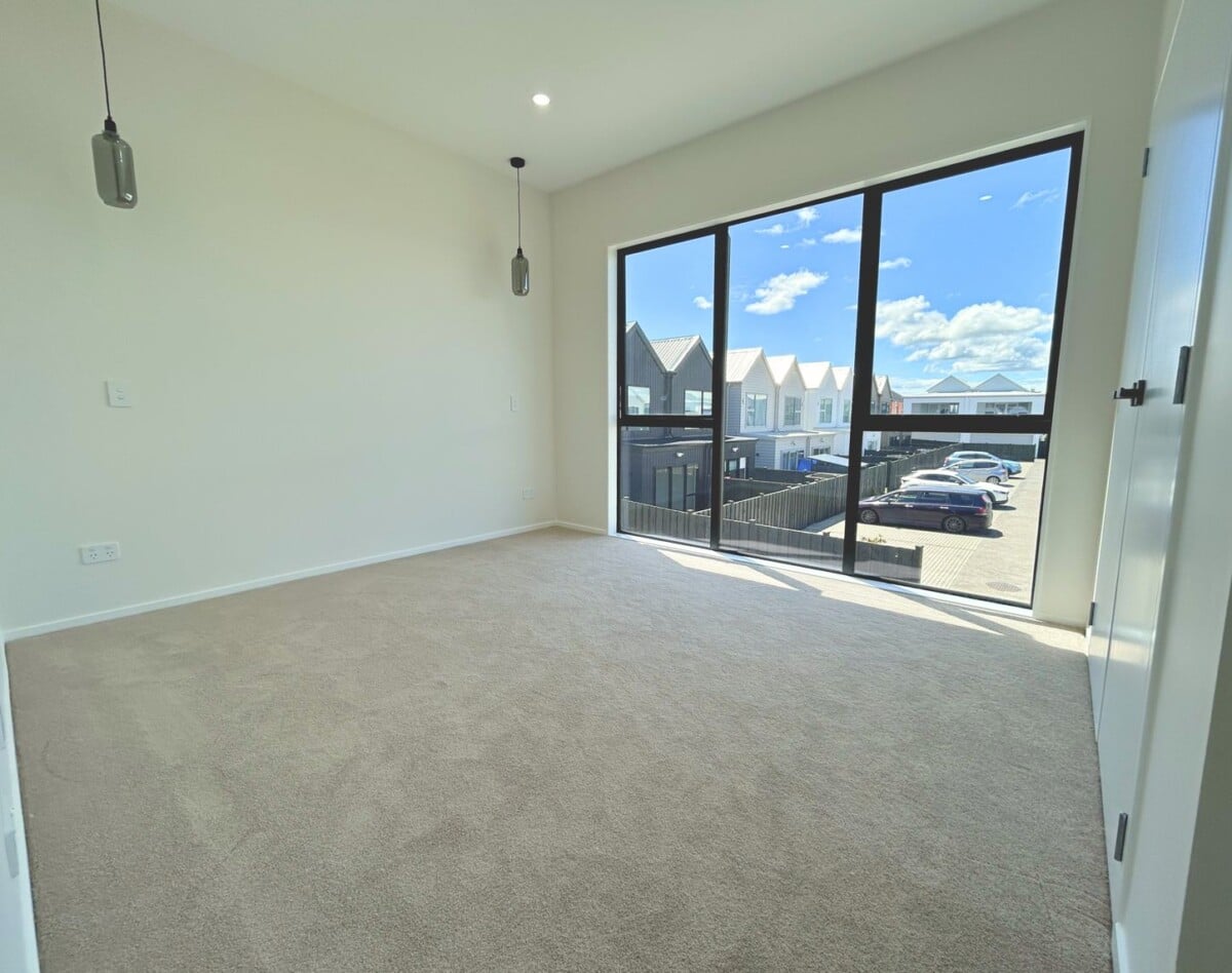 Affordable Brandnew 4 beds 3.5 baths home with double garage on 166m2 section, close to schools, shops, motorway access, 33B Burberry Road, Karaka, Auckland