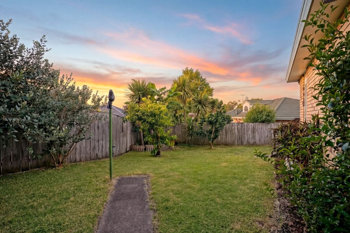 Once over a decade, Motivated owners relocate closer to the city, 140m2 brick and tile 3 beds 2 baths house on 452m2 section, Just a stone’s throw from WestCity, supermarkets, 9 Wattle Road, Sunnyvale, Auckland