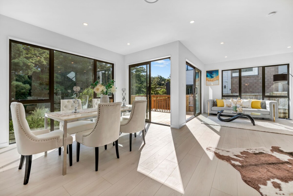 Brandnew 7 beds 6.5 baths house with double garage and 2 beds granny on 431m2 section, next to a peaceful reserve, vendors ant it sold, 8 Hing Street, Flat Bush, Auckland