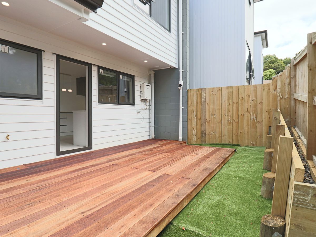For rent, brandnew standalone 3 bed + 1 ground floor study 2 baths townhouse with garage, Available Now, 40B Arthur Road, Hill Park, Auckland