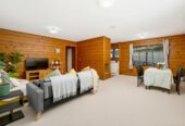 Standalone 3 beds house with garage and car parks, close to WestCity Waitakere Mall, Lincoln Road Shopping Centre, local schools, 5/7 Duncan Avenue, Te Atatu South, Auckland