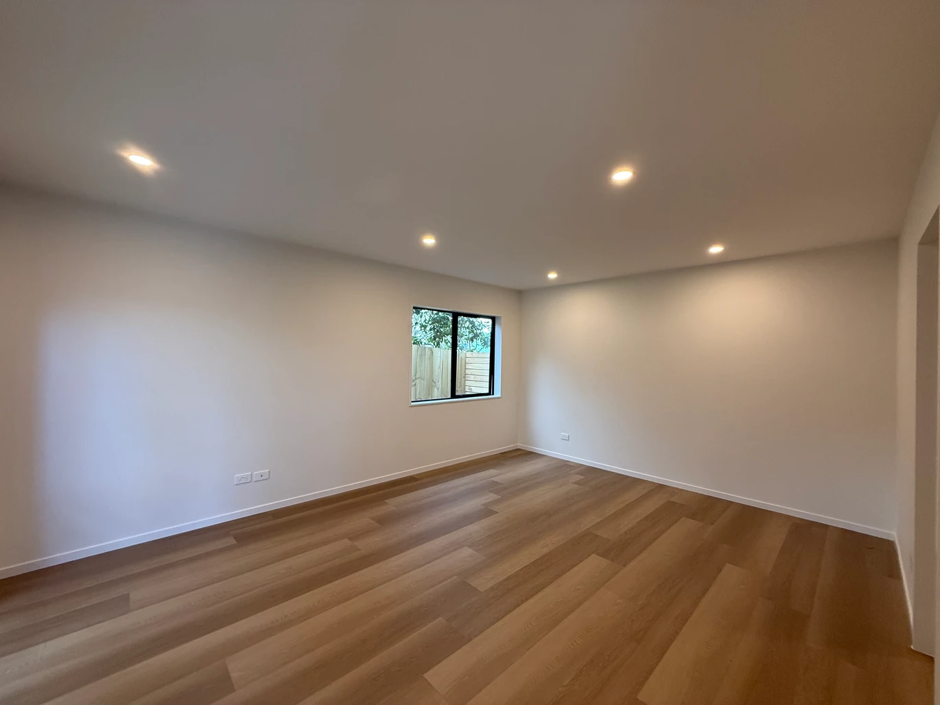 Freehold smart layout 2 beds 2.5 baths home, ground floor versatile room with 1 bath, Walk to Highland Park Shopping Centre, Zoned for Howick Primary, Howick Intermediate, and Pakuranga College, 7/24 (Lot 4) Aberfeldy Avenue, Highland Park, Auckland