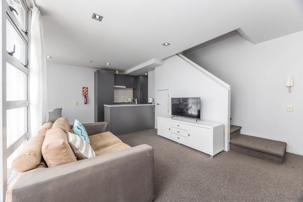 Auckland Grammar School Zone, Fully furnished, Leasehold 2-beds 1 bath 2 car parks multi level apartment, 7C/11A City Road, Auckland Central, Auckland