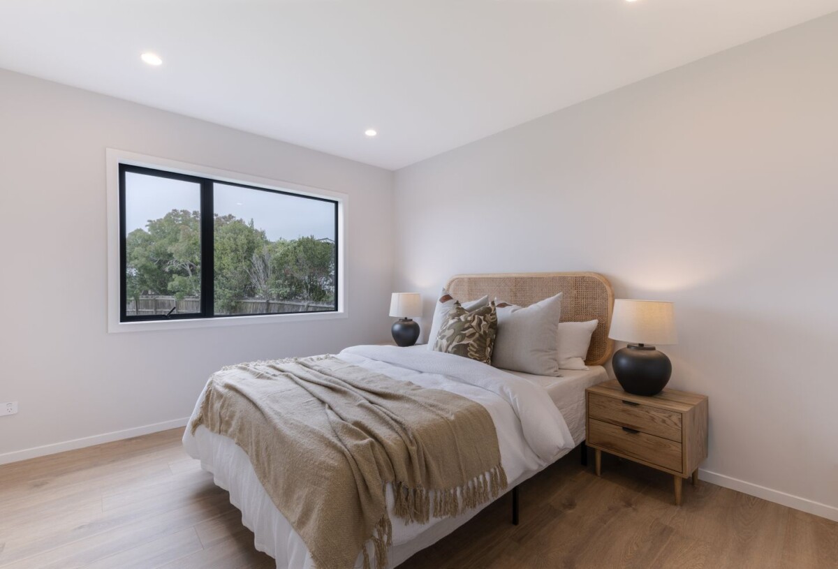 244m2 brandnew standalone freehold 4 beds 3.5 baths house with double garage, minutes from East Beach and schools, close to Remuera Golf Club, Meadowbank Shopping Centre, Lunn Avenue, and supermarkets, 20B Kissling Place, St Johns, Auckland