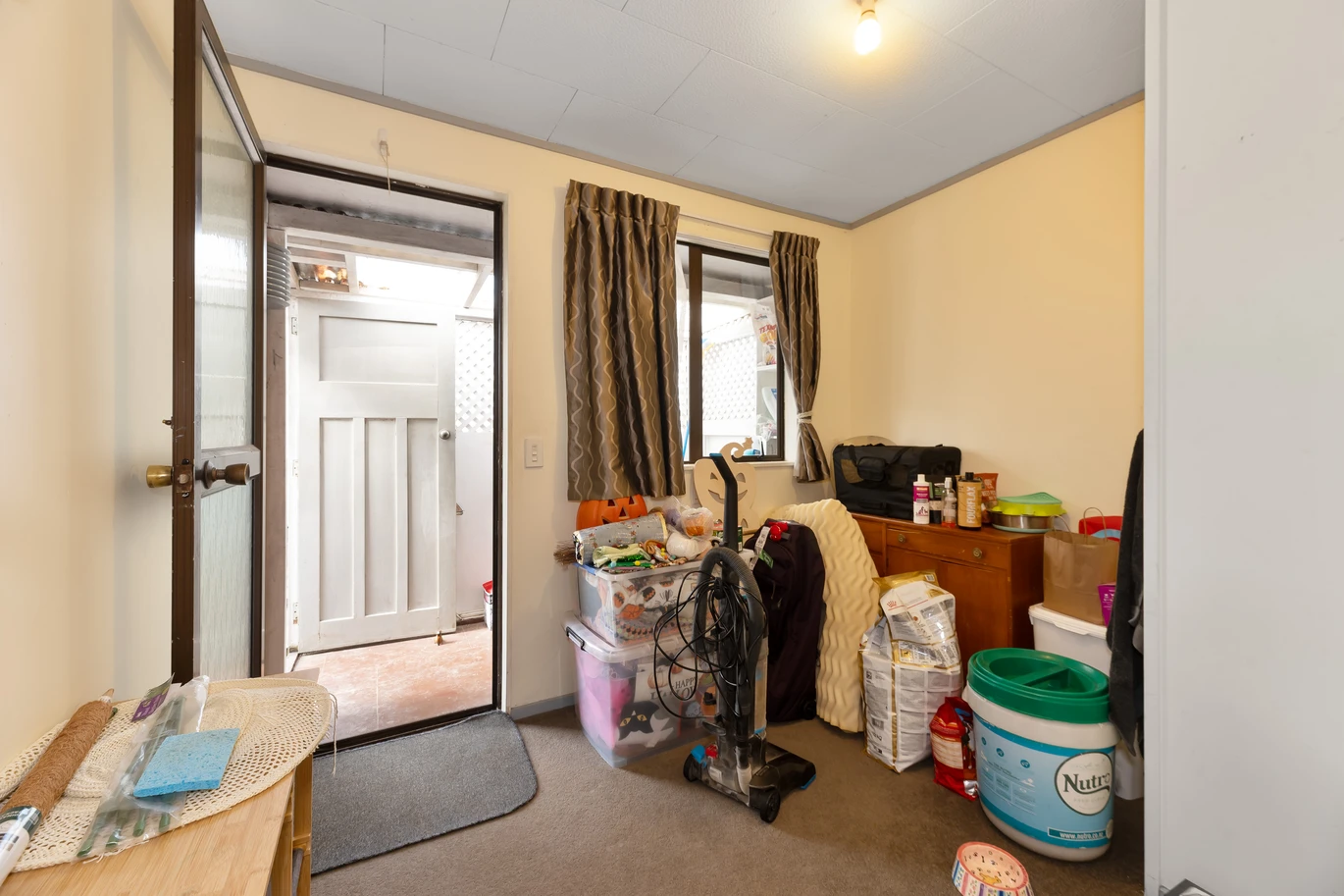 Once in 30 years, motivated vendor relocating, currently rented 3 beds house with long deck and carport, zoned for Mt Roskill Grammar School and Mt Roskill Intermediate, close to the reserve and Puketapapa / Mount Roskill, shops, motorway access, 32A Roseman Avenue, Mount Roskill, Auckland