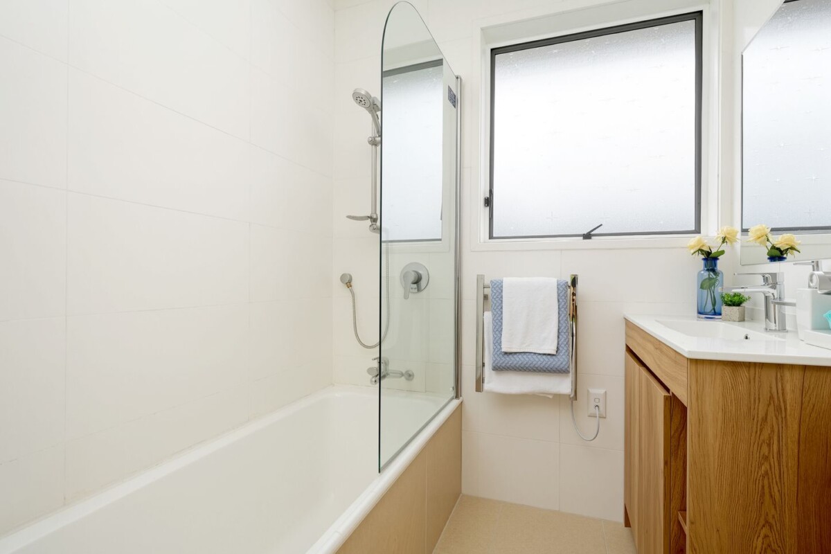 Freshly painted brick 3 beds 1.5 baths house on 316m2 section, Close to Park, WestCity Waitakere, Lincoln Road amenities, schools, motorwar access, 56 Fitzwater Place, Henderson, , Auckland