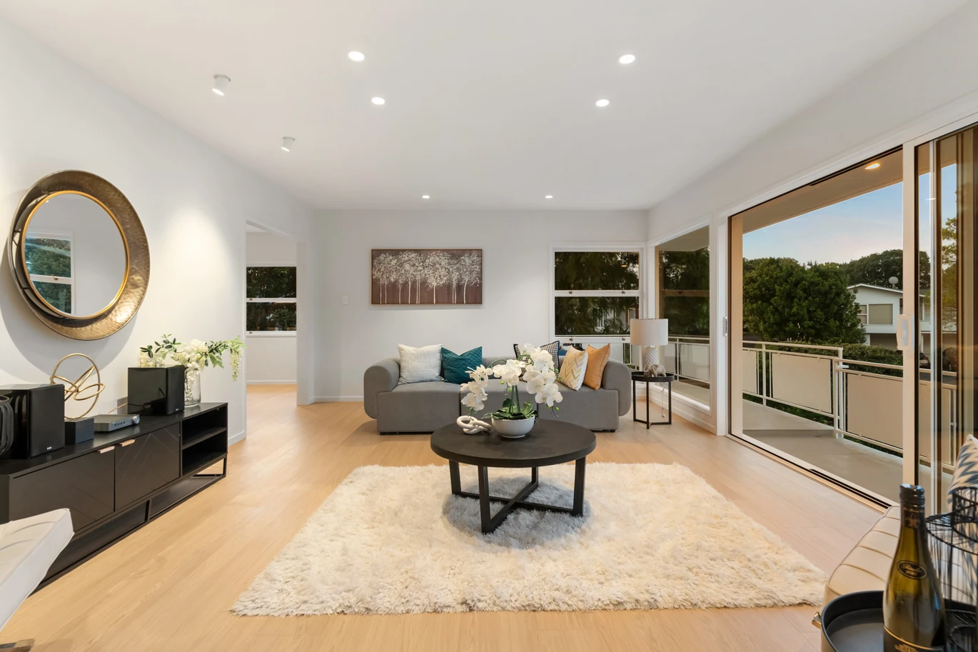 Renovated 4 beds 2 baths house on 733m2 section, Zoned for Westlake Girls High School and close to shops, supermarkets, sports facilities, motorway access, and just metres from Takapuna Golf Course, 20 Marywil Crescent, Hillcrest, Auckland