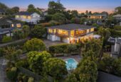 309m2 4 beds 2.5 baths house with triple garage and swimming pool on 1057m2 section, zoned for Meadowbank School, Remuera Intermediate, Baradene College, Selwyn College and Glendowie College, 9 Stoneyroyd Gardens, Remuera, Auckland