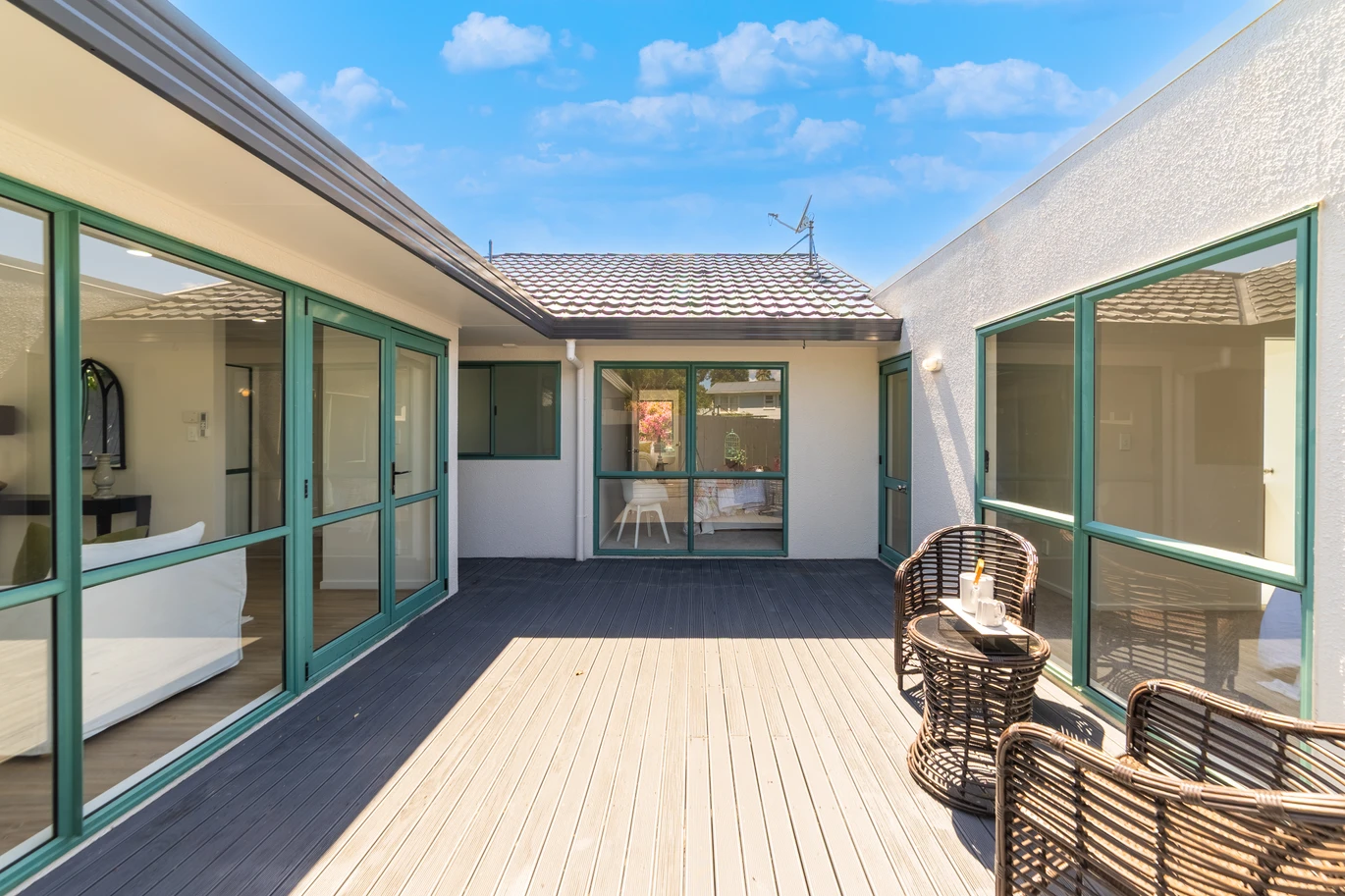Move-in ready, 151m2 Renovated 4 beds 2.5 baths home with double garage, close to schools, parks, shops, and public transport, 41A Ennis Avenue, Pakuranga Heights, Auckland