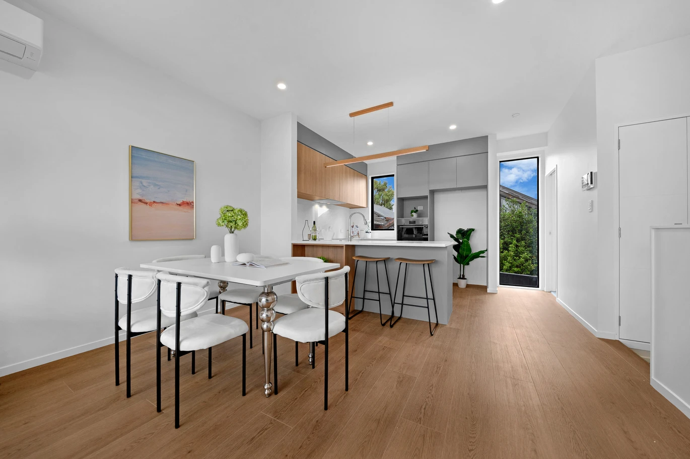 3 beds 3.5 baths home with garage, a spacious rumpus with bathroom on ground floor (4th bedroom), minutes from schools and shopping centres, Lot 2,3 &9/20 Ayr Road, Pakuranga, Auckland