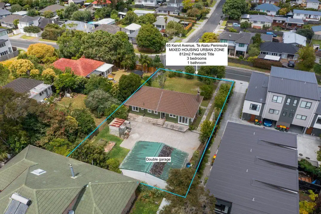 3 beds house on 812m2 section, RC Submitted for 5 new 4 beds home with garage, can be sold with or without the RC, 0.5 km to Peninsula Primary School, 0.6 km to Matipo Road School and Te Atatu Intermediate, 65 Kervil Avenue, Te Atatu Peninsula, Auckland
