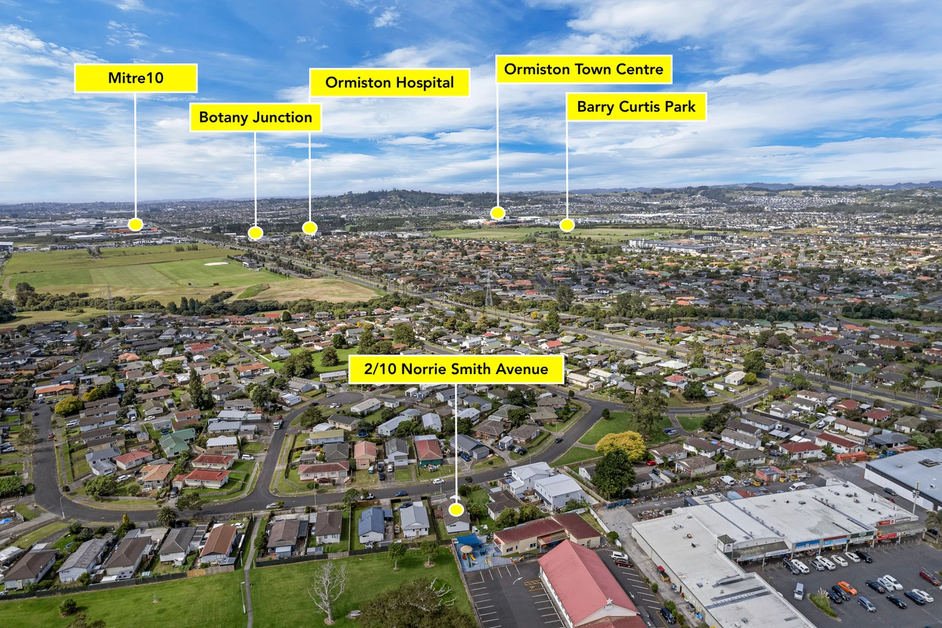 Standalone 3 beds + a utility room 1 bath house with garage and deck, close to shops, schools, motorway access, 2/10 Norrie Smith Avenue, Flat Bush, Auckland