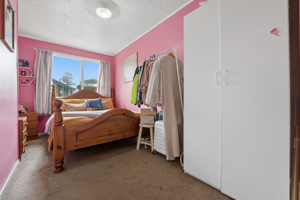 Must Sell on or before Auction, once in 24 years, Owners under contract on Dream Home, 3 beds house on 849m2 section, zoned Mixed Housing Suburban, 16 Robertson Road, Mangere, Auckland