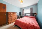 2 beds 1 bath house with garage, just moments from Papatoetoe Train Station and Papatoetoe Shopping Centre, and zoned for Kedgley Intermediate, Papatoetoe North School, and Aorere College, 1/40A Park Avenue, Papatoetoe, Auckland