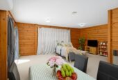 Standalone 3 beds house with garage and car parks, close to WestCity Waitakere Mall, Lincoln Road Shopping Centre, local schools, 5/7 Duncan Avenue, Te Atatu South, Auckland