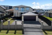 Zoned for Rutherford College, Empty Nest! Owners Need Smaller Home, 4 beds 3 baths house on 357m2 section, handy to WestCity Shopping Mall, local shops, schools, bus routes, and motorway access, 93 Waitaki Street, Henderson, Auckland