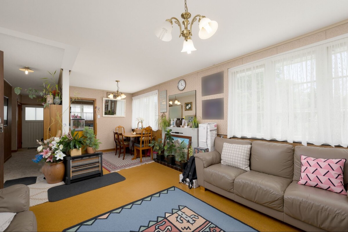 Once over 30 years, 3 beds house on 938m2 section, 13 Waione Avenue, Te Atatu Peninsula, Auckland