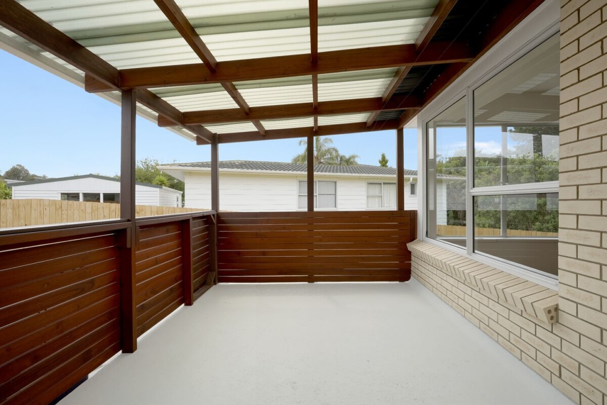 Freshly painted brick 3 beds 1.5 baths house on 316m2 section, Close to Park, WestCity Waitakere, Lincoln Road amenities, schools, motorwar access, 56 Fitzwater Place, Henderson, , Auckland