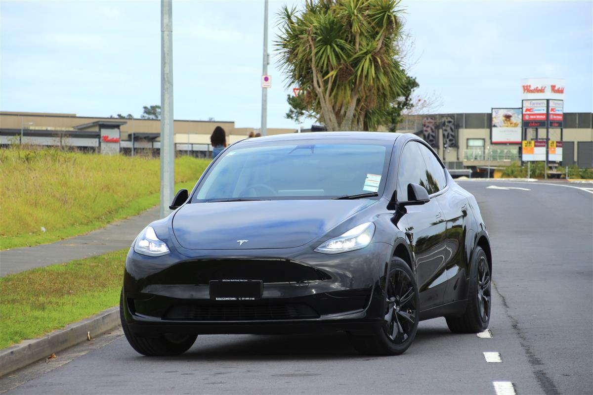 2023 Tesla Model Y NZ New + Warranty RV/SUV Automatic, Black, 5 seats, Electric, 65,000 km