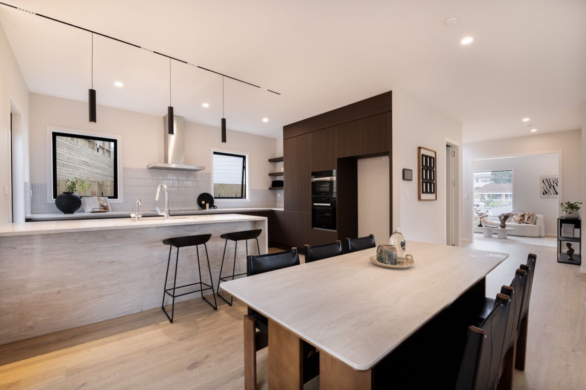 244m2 brandnew standalone freehold 4 beds 3.5 baths house with double garage, minutes from East Beach and schools, close to Remuera Golf Club, Meadowbank Shopping Centre, Lunn Avenue, and supermarkets, 20B Kissling Place, St Johns, Auckland