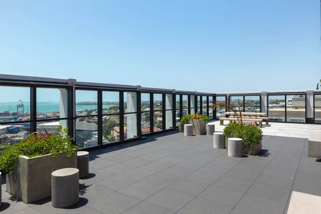 Zoned for and 2 km to Auckland Girls’ Grammar School, move-in ready, 51m2 freehold 1 bed + 1 flexi room 1 bath apartment, Full furniture package included, 1506/70 Anzac Avenue, City Centre, Auckland