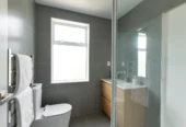 Standalone 4 beds 2.5 baths home with 2 car parks on 162m2 section, close to schools, shops, motorway access, Paradise Ice Skating, Akarana & Titirangi Golf Clubs, 29 Whautapu Court, Avondale, Auckland