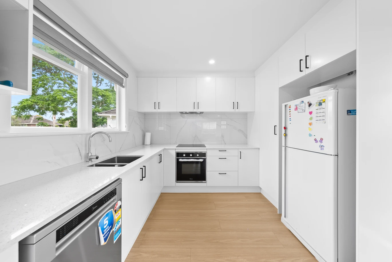 3 beds house with garage on 426m2 section, close to Papakura town centre, Southgate Shopping Centre , schools, motorway access, 31 Arimu Road, Papakura, Auckland