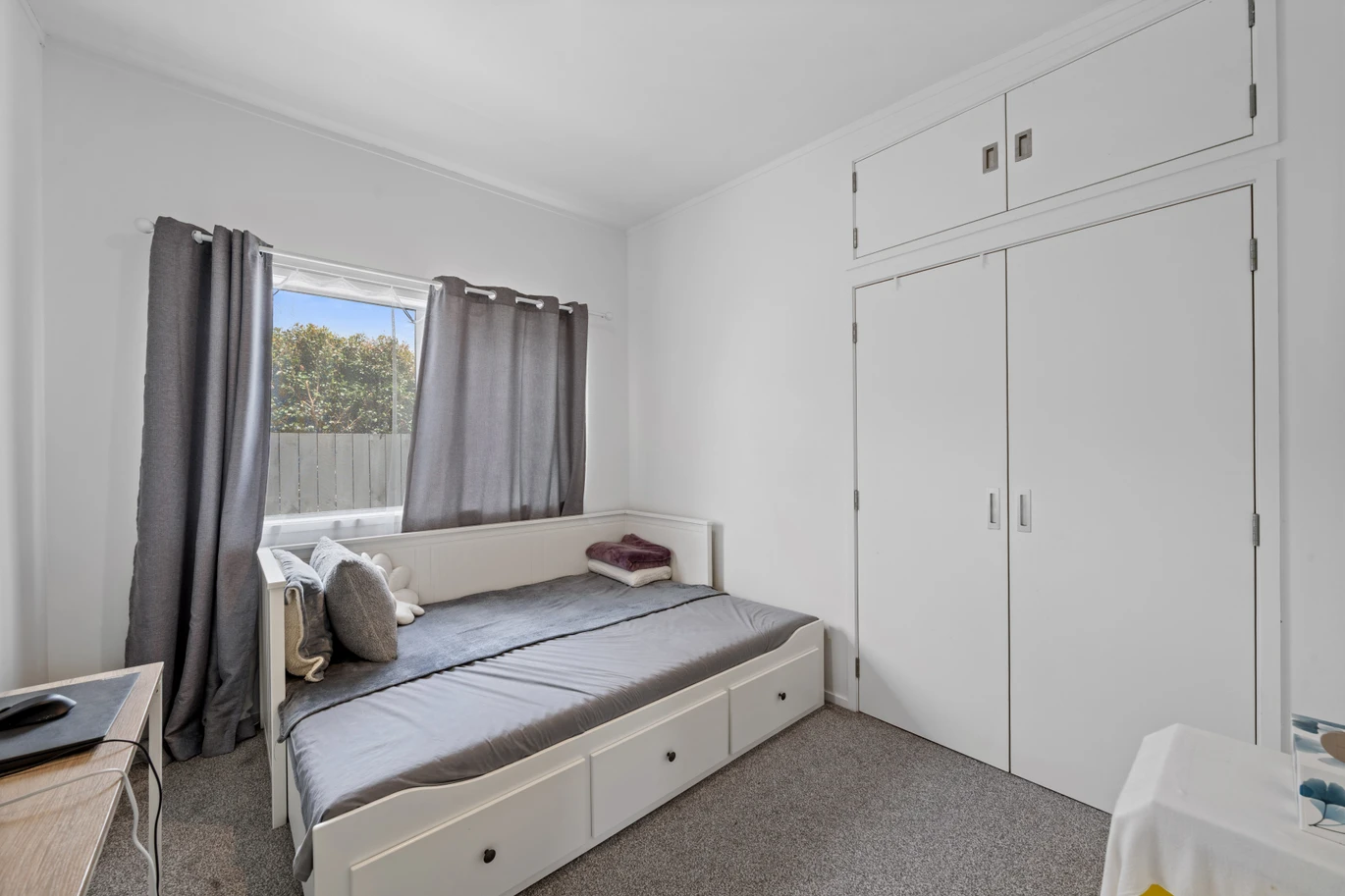 2 standalone 3-beds dwellings on one title and 675m2 section, Both homes are in great condition, minutes from Otahuhu Town Centre, close to schools, motorway access, Sylvia Park Shopping Centre, 32 Hutton Stree, Otahuhu, Auckland