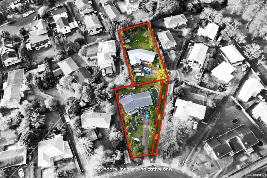 2 x 3 beds house on 1874m2 section, with RC approved for 12 terrace houses and 1 freestanding townhouse, all with garage, 0.2 km to Glenfield Intermediate School, 0.5 km to Marlborough School, 1.8 km to Westlake Girls’ High School, 19 & 21 Ramillies Place, Glenfield, Auckland