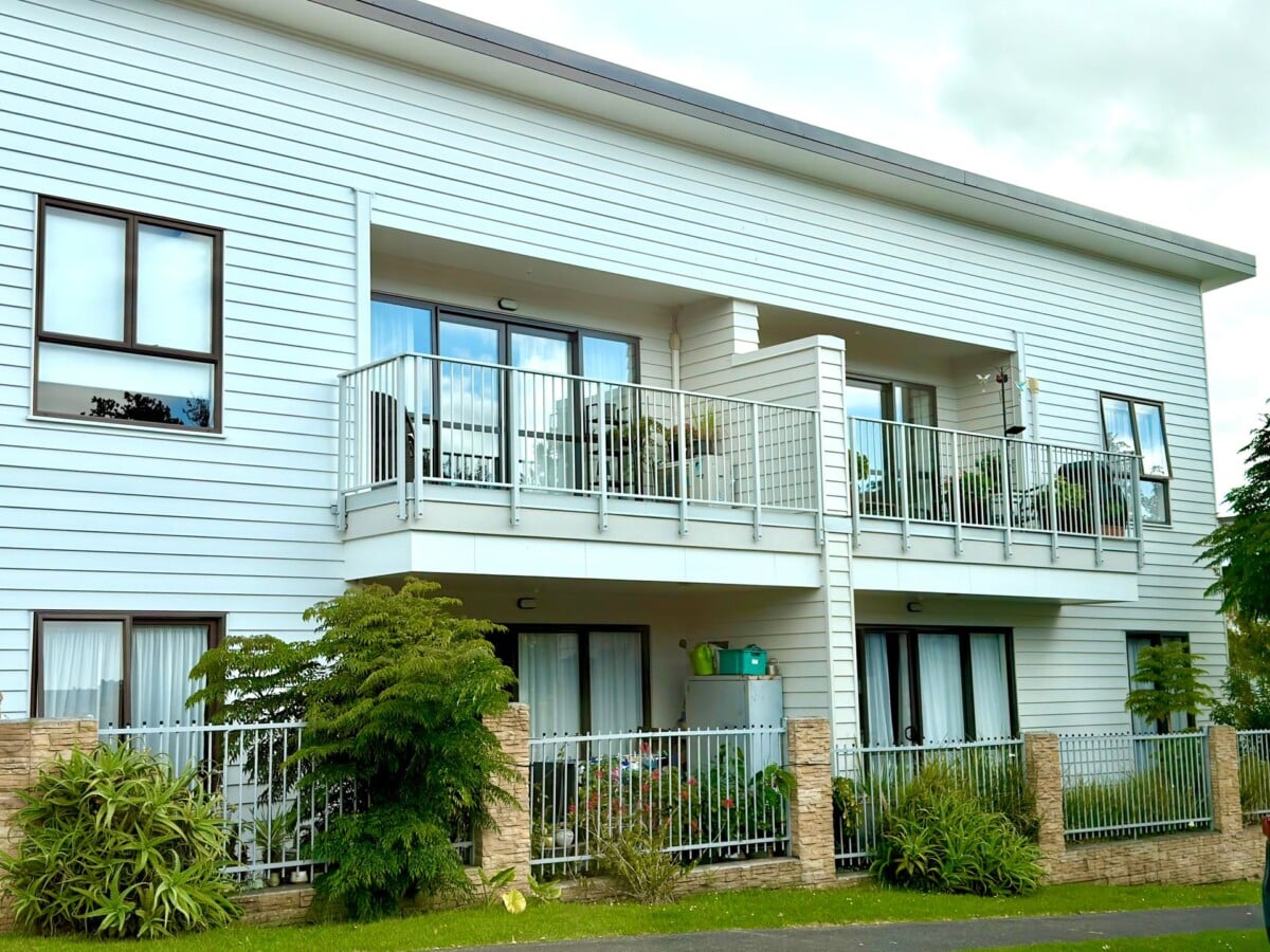 3 beds 2 baths 2 car parks apartment, close to schools, shopping centres, 207/2 Gracechurch Drive Flat Bush, Auckland