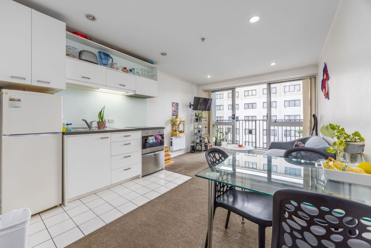 Auckland Girls Grammar School zone, 48m2 Freehold 2 beds 1 bath apartment, Nestled close to local schools and a variety of restaurants, 1115/53 Cook Street, Auckland Central, Auckland