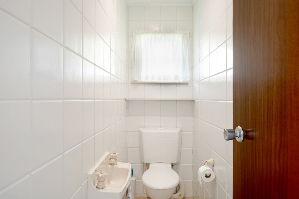 153m2 3 beds 1 bath house with garage and rumpus room, just a short walk to the Freyberg Community School and Te Whau Pathway(completing in 2026), close to cafes, shops, and reserves, 137 Tiroroa Avenue, Te Atatu South, Auckland