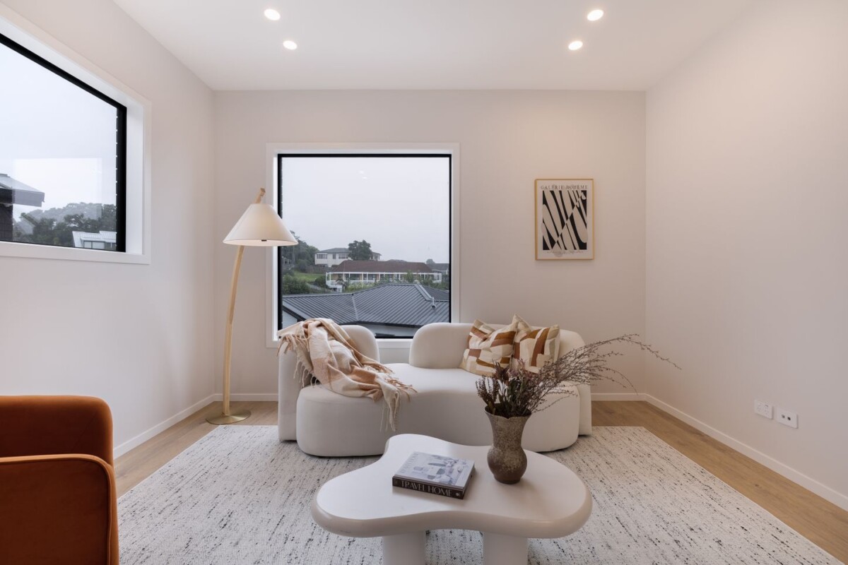 244m2 brandnew standalone freehold 4 beds 3.5 baths house with double garage, minutes from East Beach and schools, close to Remuera Golf Club, Meadowbank Shopping Centre, Lunn Avenue, and supermarkets, 20B Kissling Place, St Johns, Auckland