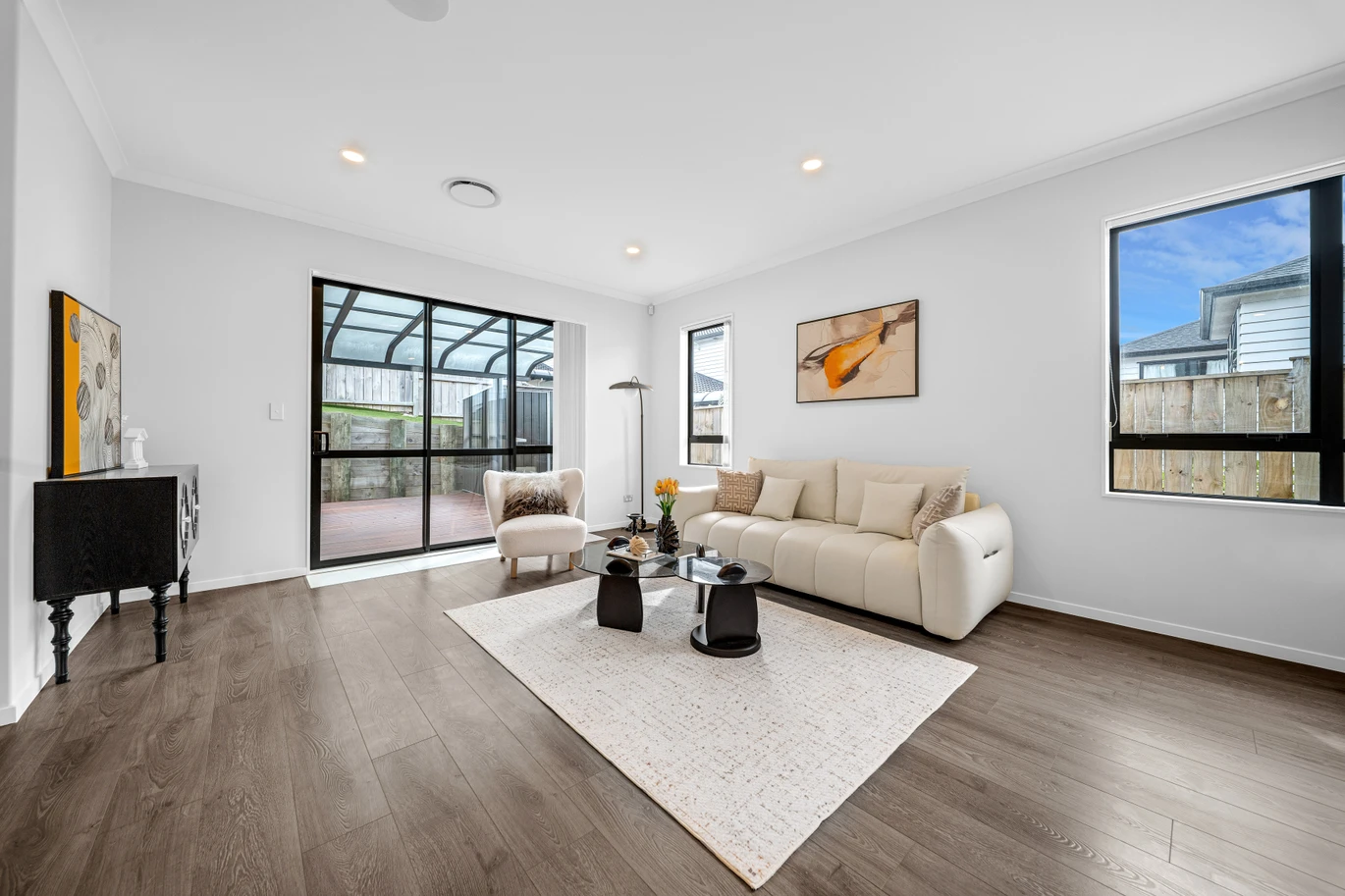 Move-in ready, The owners have relocated, 6 beds 5 baths house on 364m2 section, close to large green reserves, shopping malls, supermarkets, schools, 81 Tir Conaill Avenue, Flat Bush, Auckland