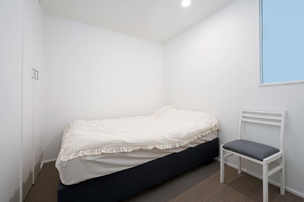 Currently rented, 2 beds 1 bath apartment, Walking distance to Auckland Art Gallery and Victoria Park, 824/72 Nelson Street, Auckland Central, Auckland