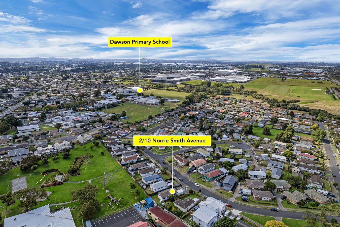 Standalone 3 beds + a utility room 1 bath house with garage and deck, close to shops, schools, motorway access, 2/10 Norrie Smith Avenue, Flat Bush, Auckland
