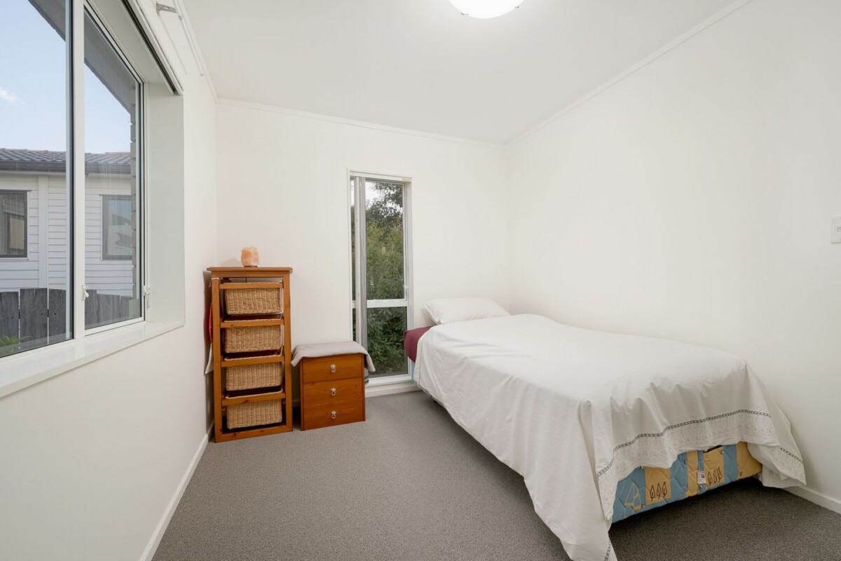 Once over a decade, Motivated owners relocate closer to the city, 140m2 brick and tile 3 beds 2 baths house on 452m2 section, Just a stone’s throw from WestCity, supermarkets, 9 Wattle Road, Sunnyvale, Auckland