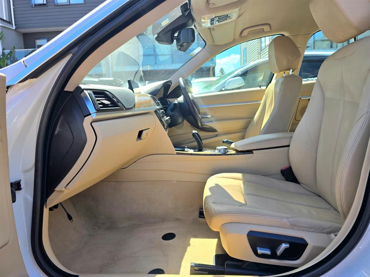 2017 BMW 320i GT**Twin Power Turbo* Sedan Automatic, 5 seats, Leather seats, White, Petrol, 1,998 cc, 92,263 km