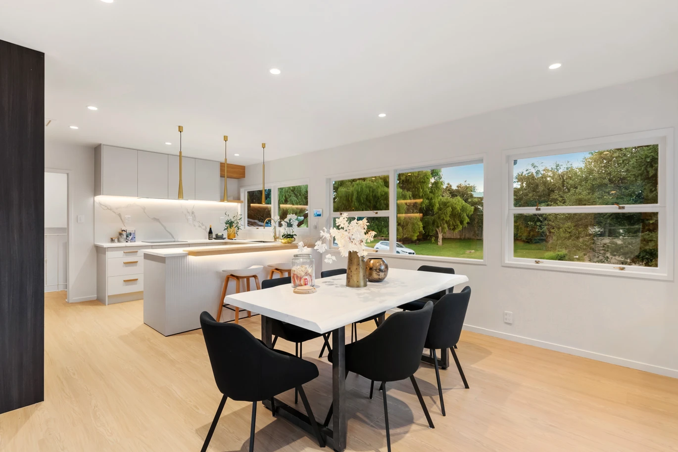 Renovated 4 beds 2 baths house on 733m2 section, Zoned for Westlake Girls High School and close to shops, supermarkets, sports facilities, motorway access, and just metres from Takapuna Golf Course, 20 Marywil Crescent, Hillcrest, Auckland