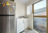 2 beds 1 bath house with garage, just moments from Papatoetoe Train Station and Papatoetoe Shopping Centre, and zoned for Kedgley Intermediate, Papatoetoe North School, and Aorere College, 1/40A Park Avenue, Papatoetoe, Auckland