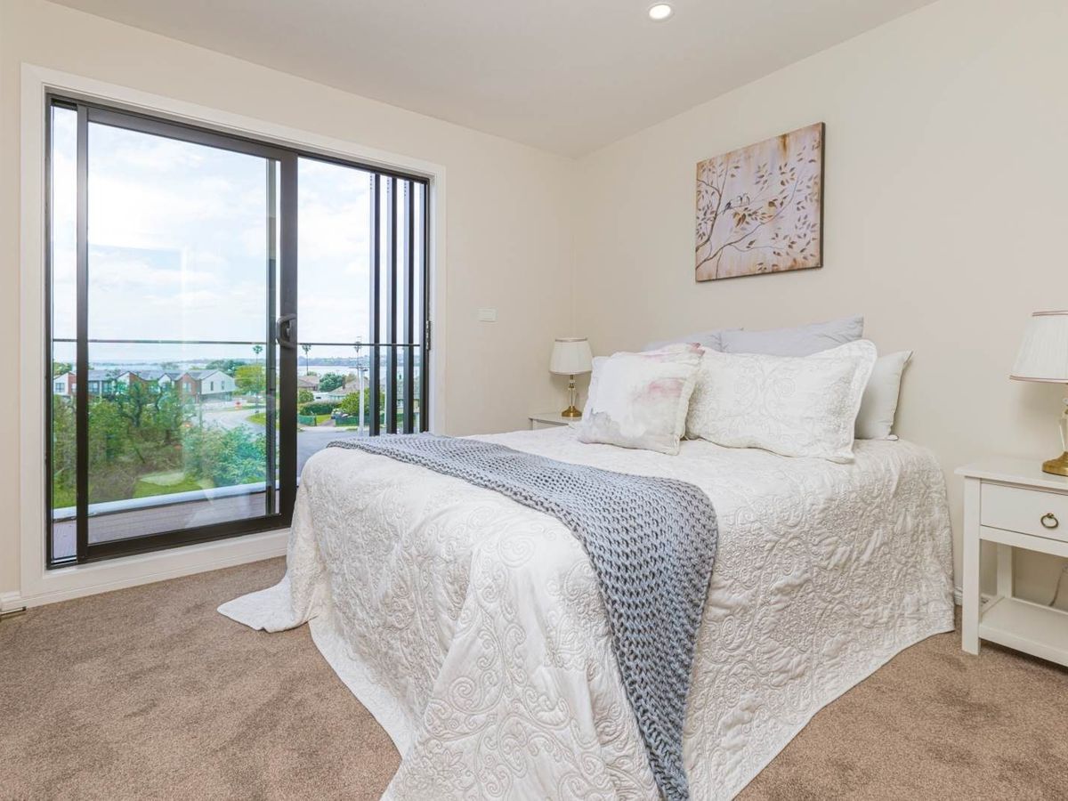 For rent, Unfurnished,, 4 beds 3 beds townhouse, Available Now·, 59 Kawiti Avenue, Point England, Auckland