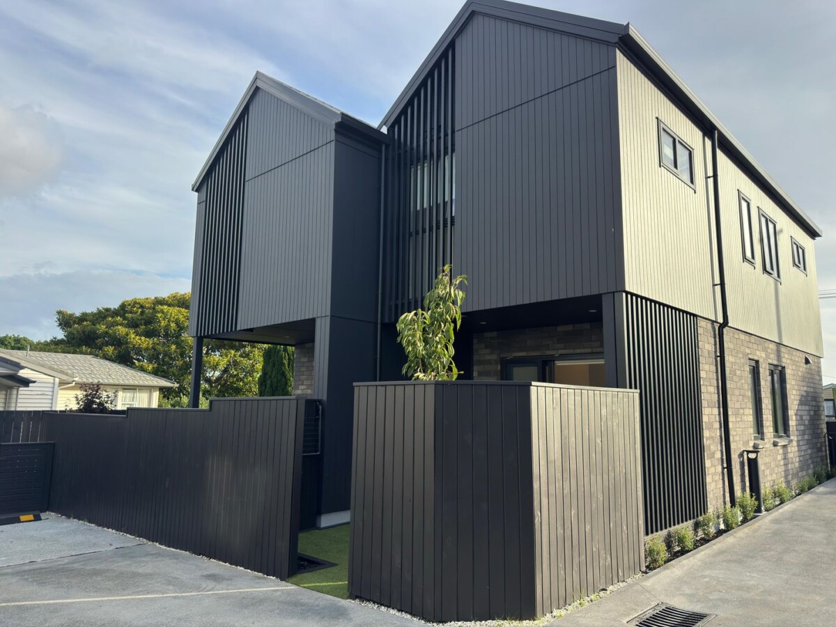 10-Year Master Build Guarantee, brandnew 2 beds 1.5 baths home with car park, close to schools, shops, parks, 12 Taratoa Street, Point England,, Auckland