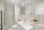 Auckland Girls’ Grammar School zone, Pet-friendly, 90m2 freehold 2 beds 2 baths apartment with car park, Underfloor heating in all bathrooms, Total Approx. 104sqm including 3 separate balconies, 813/47 Beach Road, City Centre, Auckland