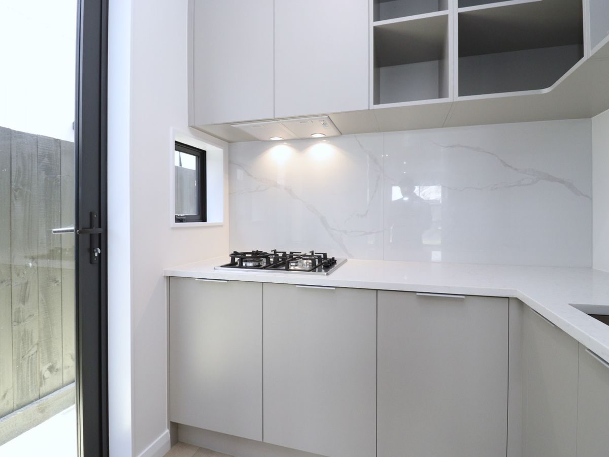 For rent, 4 Bed 3 Bath 2 Kitchen townhouse, Available on Sun 1st Mar, 20 Yellow Pear Lane, Drury, Auckland