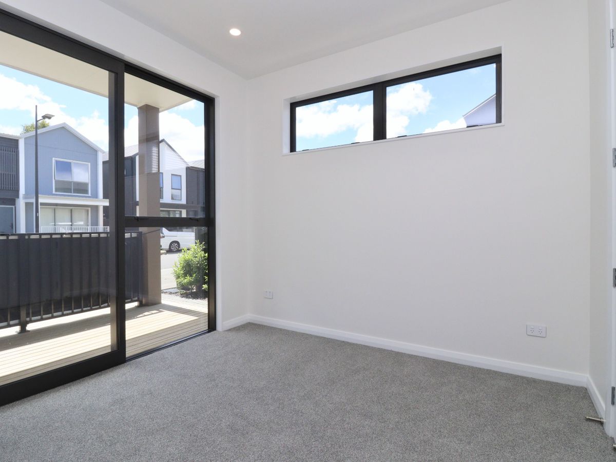 For rent, 4 Bed 3 Bath 2 Kitchen townhouse, Available on Sun 1st Mar, 20 Yellow Pear Lane, Drury, Auckland