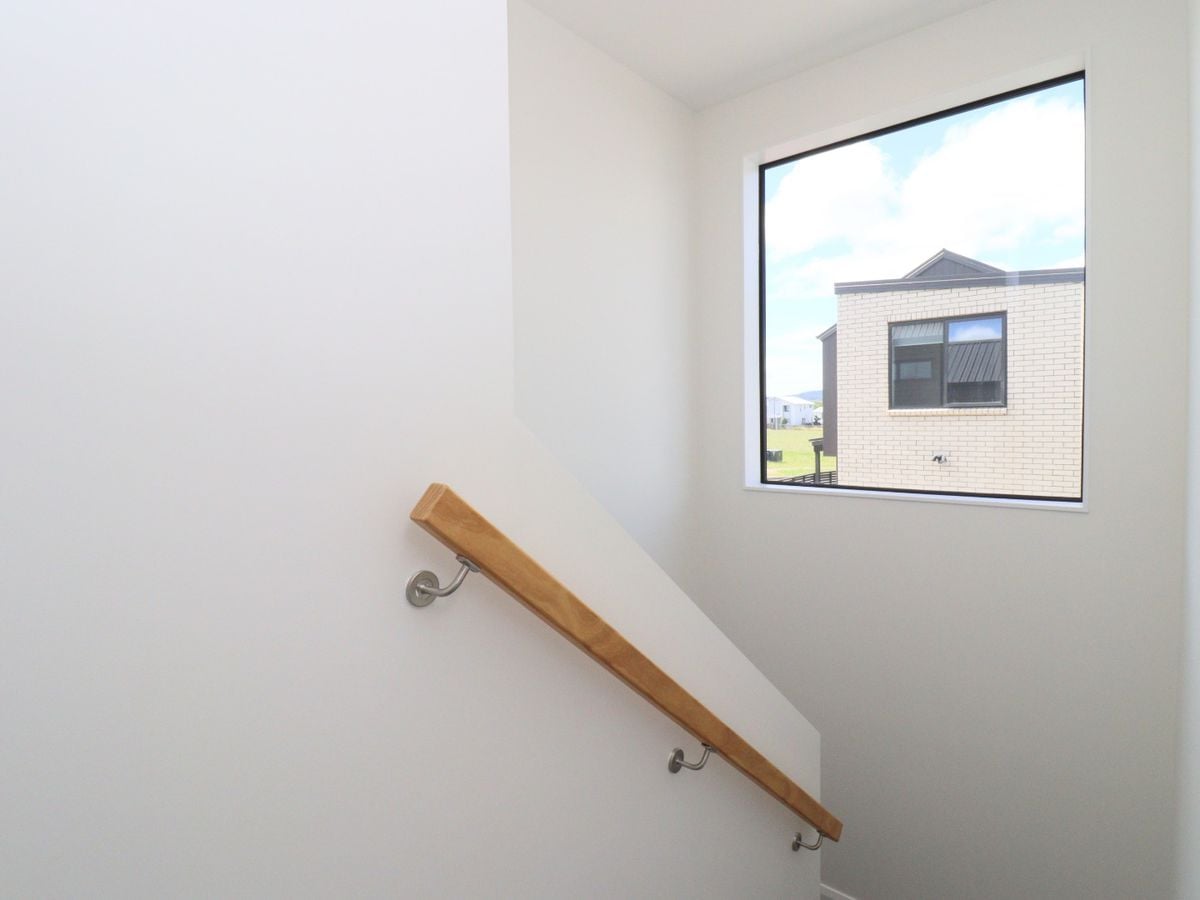 For rent, 4 Bed 3 Bath townhouse, Available on Sun 1st Mar, 18 Yellow Pear Lane, Drury, Auckland
